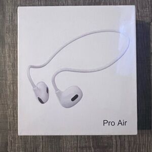 Pro Air White Earbud Headphones